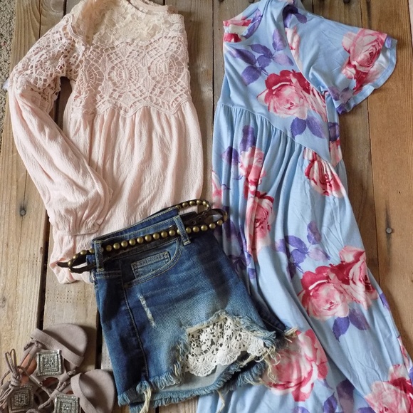 Hailey Dresses & Skirts - Large Lavender Floral Midi Dress Lulu Roe